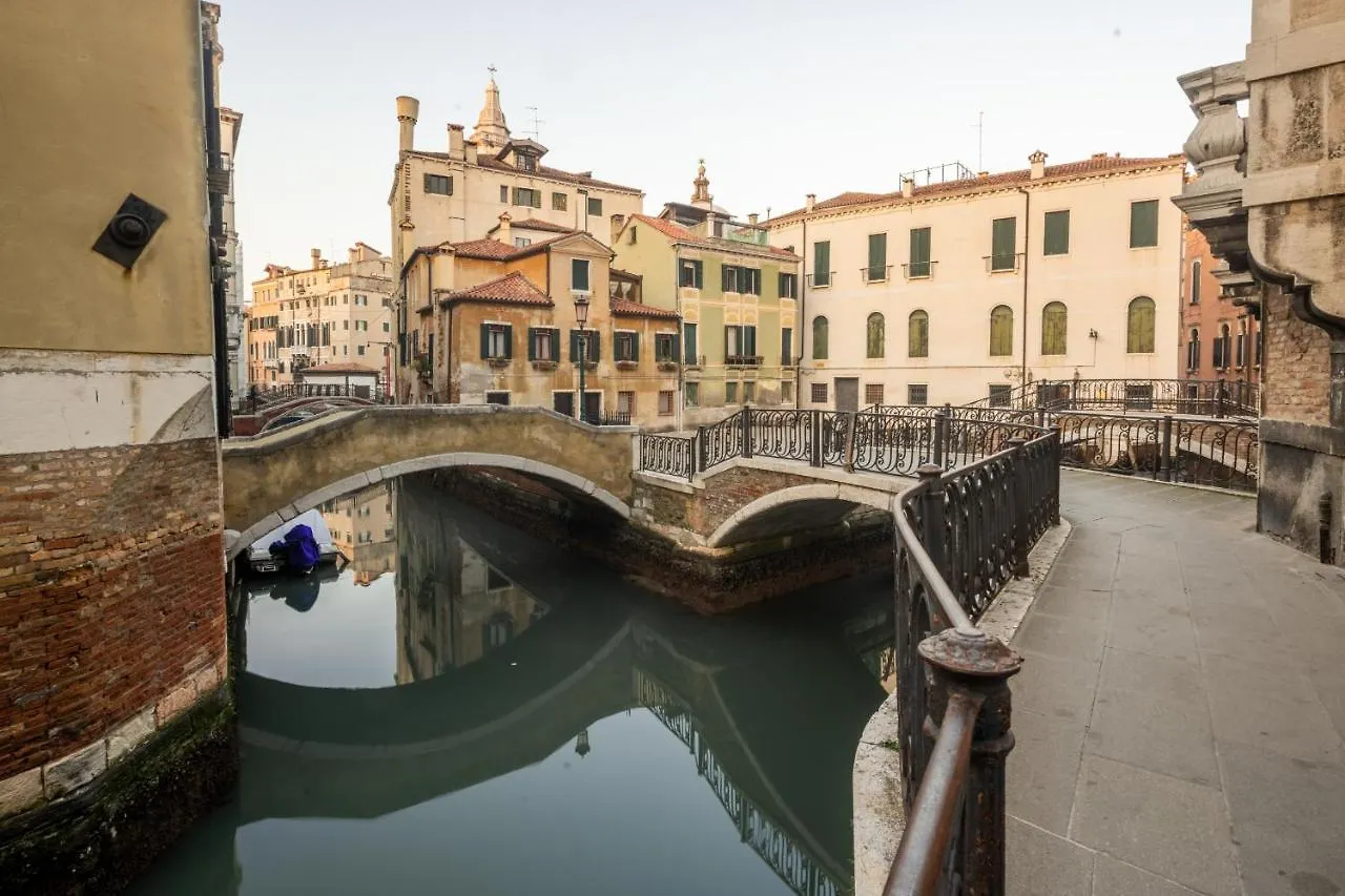 Santa Maria Formosa Terrace R&R Apartment Venice Italy
